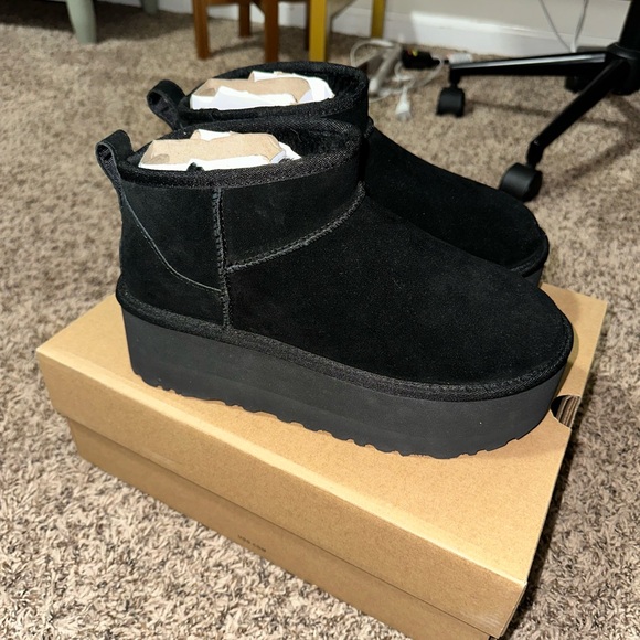Ultra Mini Platform UGGS - BLACK - Picture 1 of 6